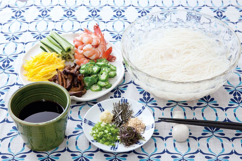 mì lạnh Soumen được ướp trong nước đá mì lạnh Soumen được ướp trong nước đá